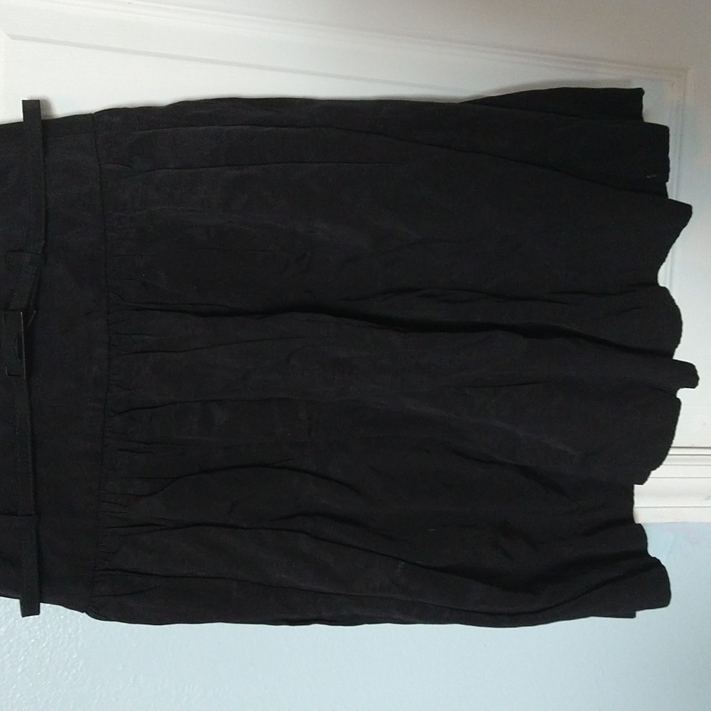 Black skirt with belt